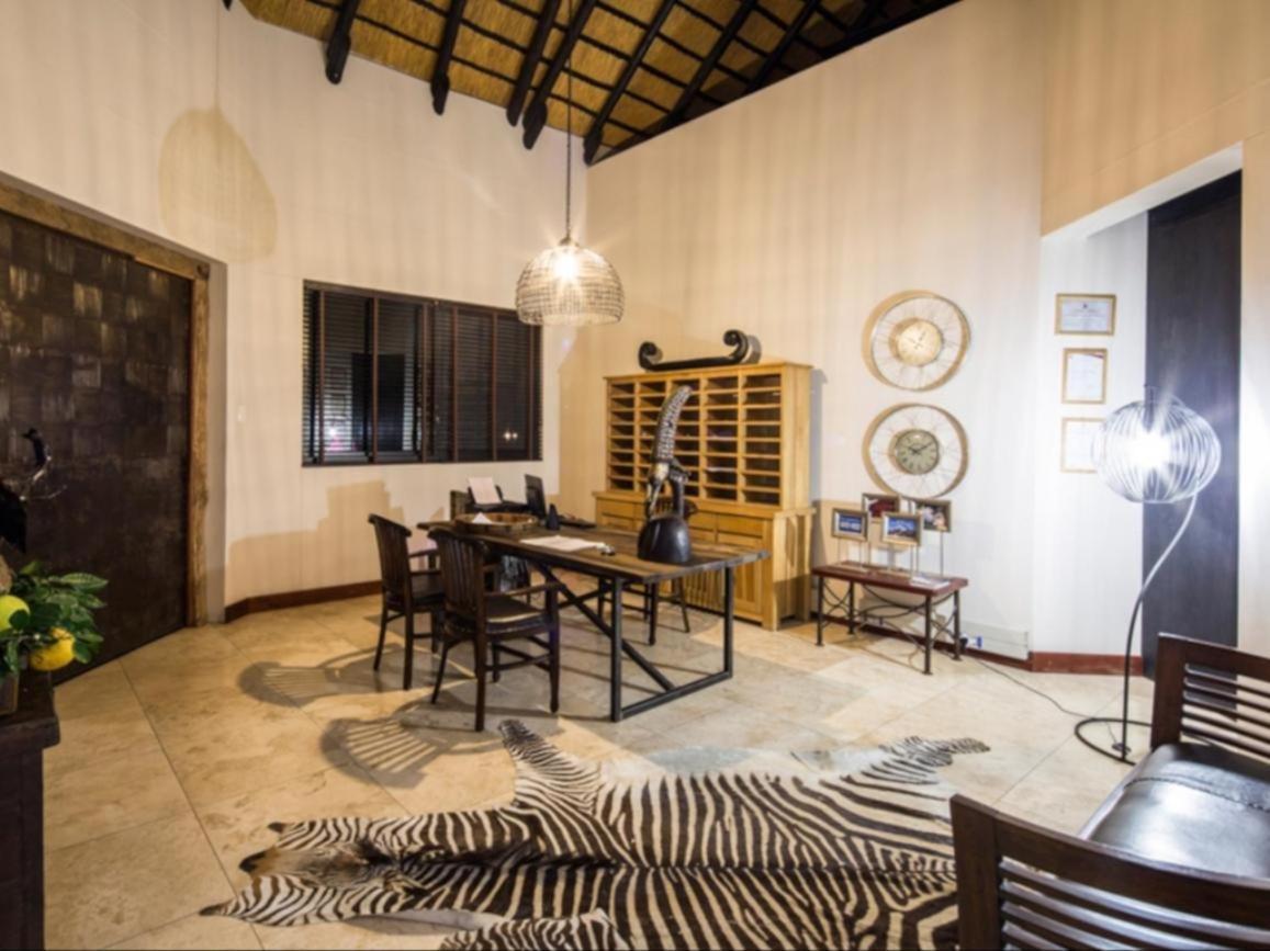 La Rochelle Lodge Namibia 추메브 외부 사진