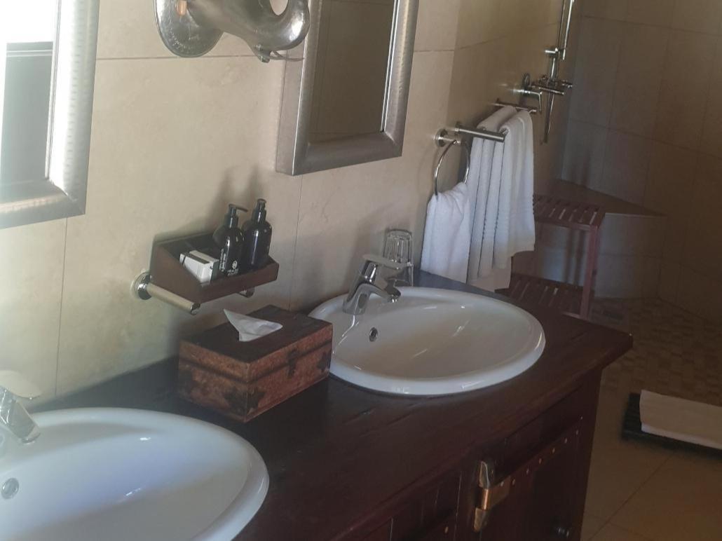 La Rochelle Lodge Namibia 추메브 외부 사진